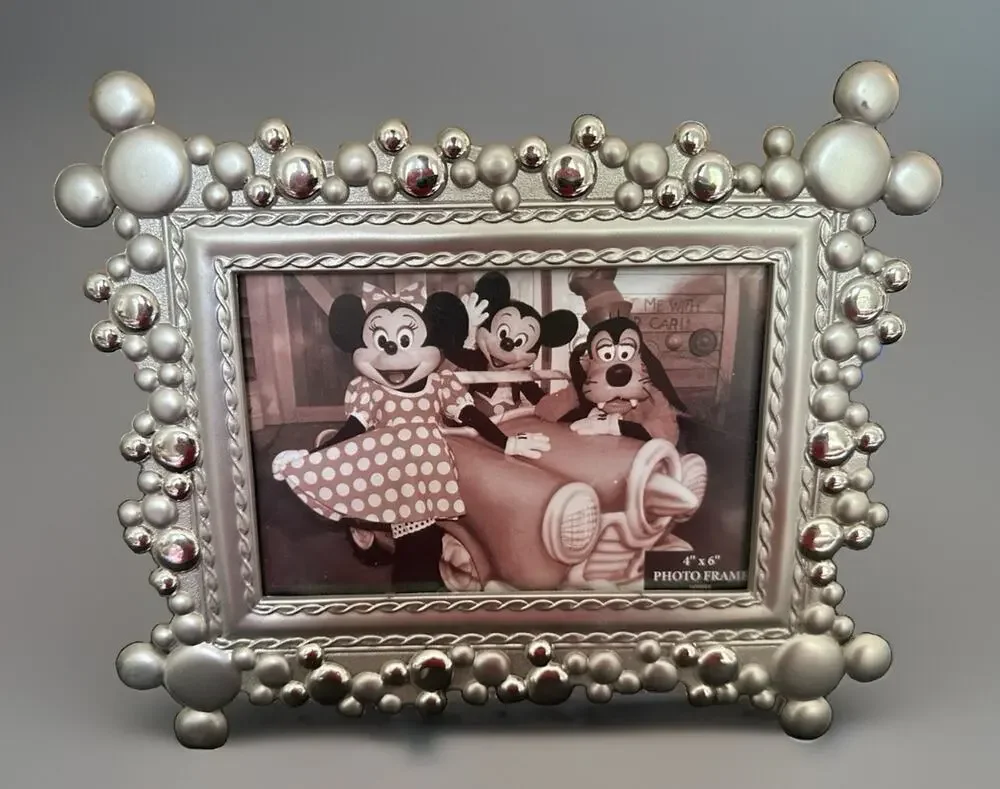 Disney Parks Silver Tone Metal Mickey Mouse Icon 4x6 Photo Picture Frame New